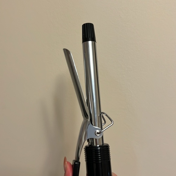 3/4” Styling Iron - Picture 4 of 4